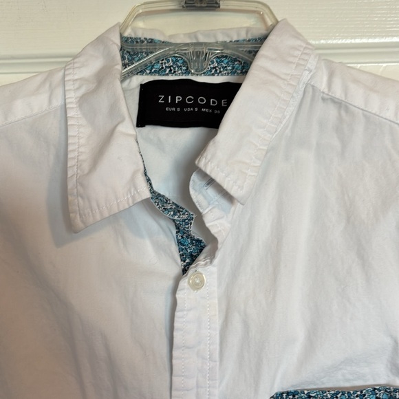 Zipcode men’s white and blue floral short sleeve button down shirt size small - Picture 2 of 9